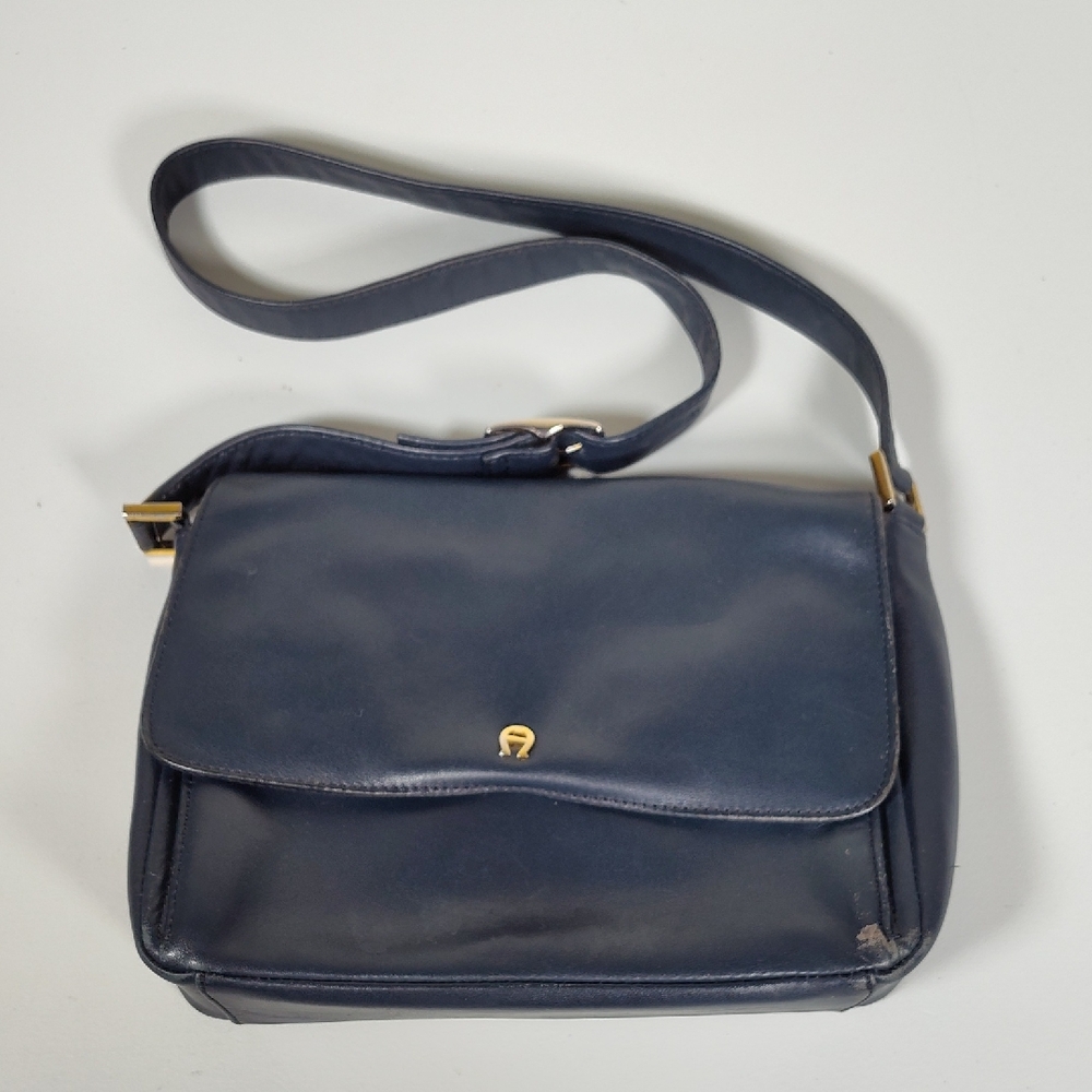 Vintage Etienne Aigner navy blue leather crossbody purse bag
